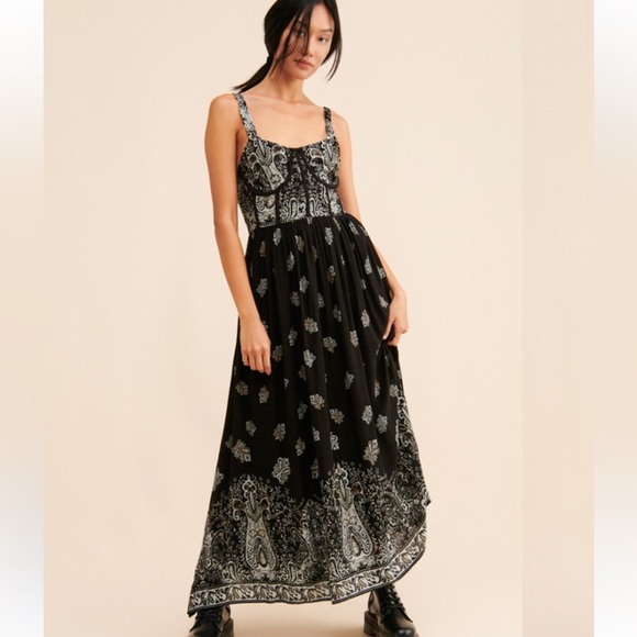 Beaded Corset Maxi Dress
Forever That Girl  Size Small NWT - Picture 1 of 9